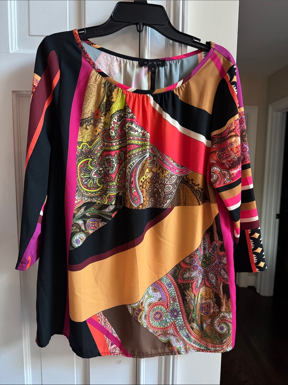 NWOT GLAM Colorful design 3/4 sleeve polyester top. Small